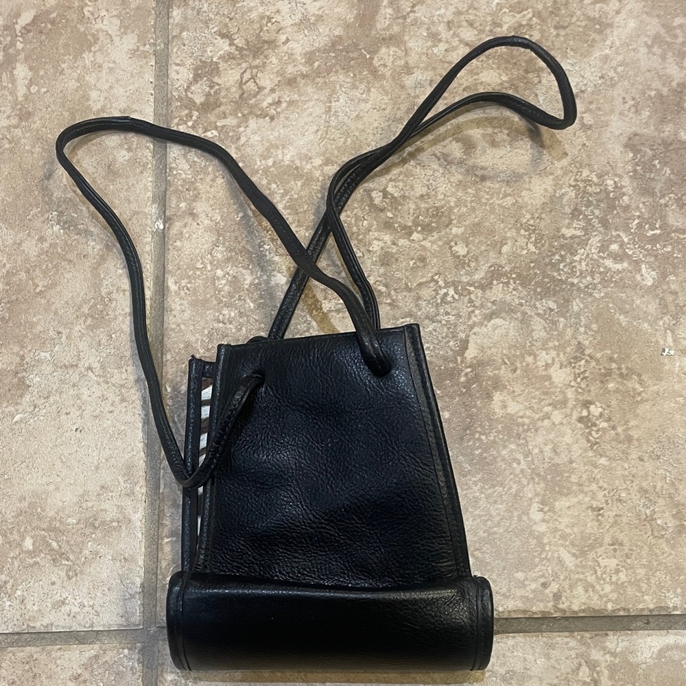 Elegant Black Leather Shoulder Bag